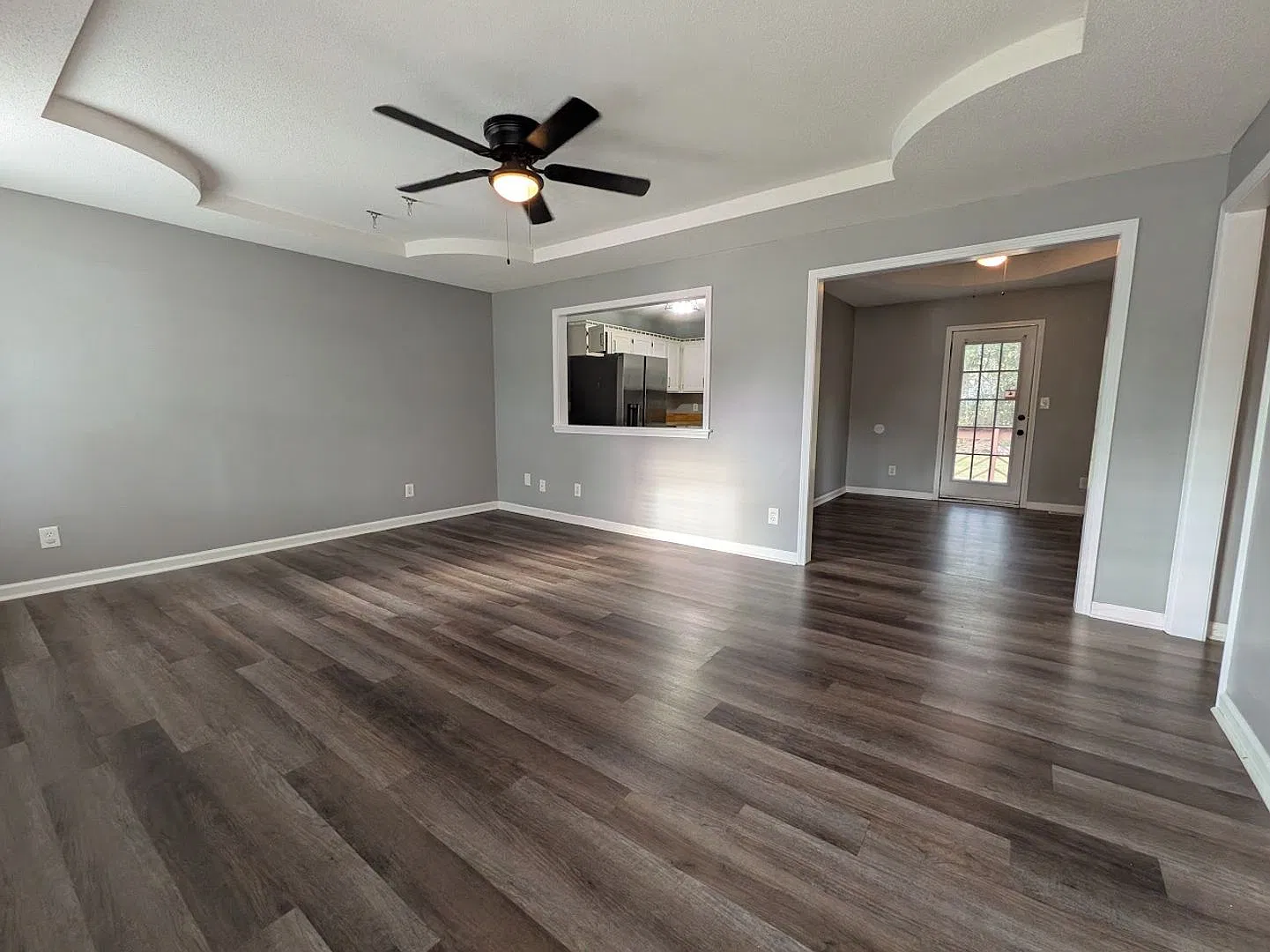 406 Kelsey Dr — Photo 3