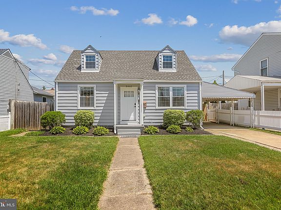 3rd image of 3461 Loganview Dr