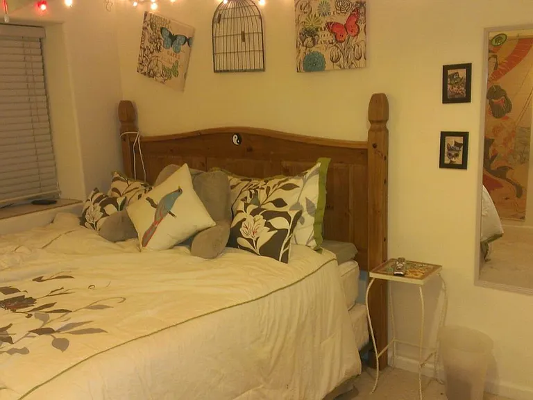 909B Venice St — Photo 5