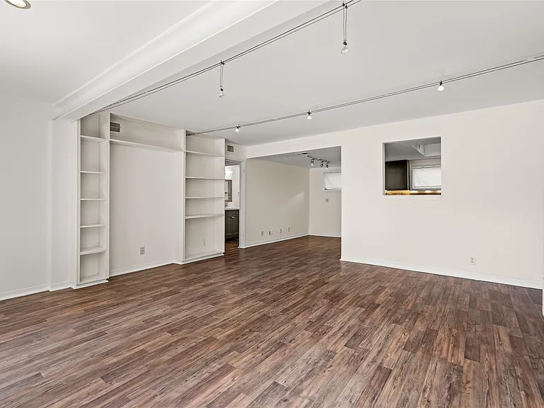 1963 Lexington St #2 — Photo 2