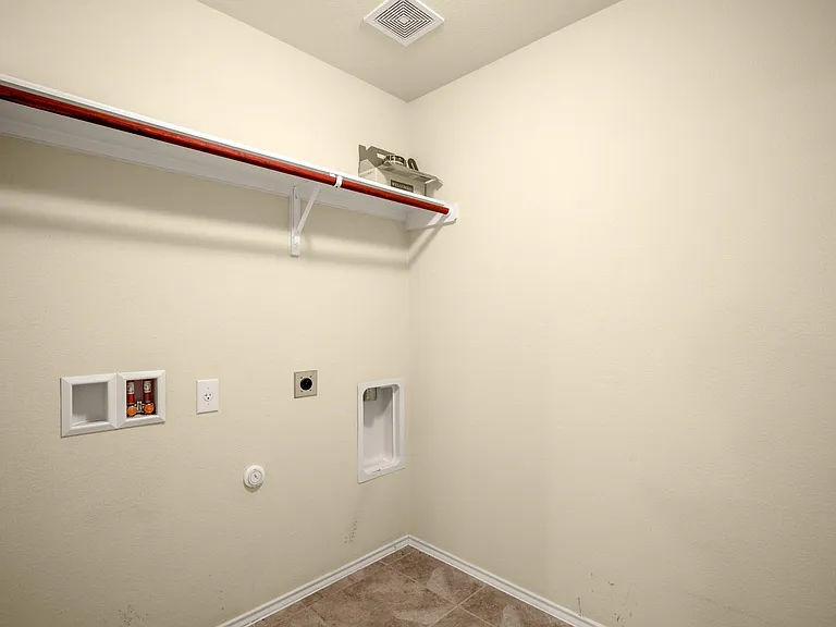 18716 Derby Hill Ln — Photo 14