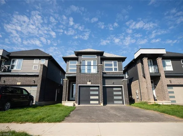 52 Bradley Ave, Welland, ON L3B 5W2