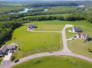 N4524 Prairie Knoll Cir, Portage, WI 53901