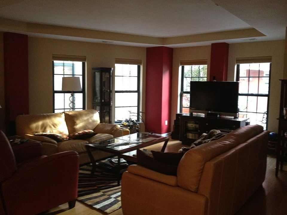 1st image of 133 Walton St APT 123