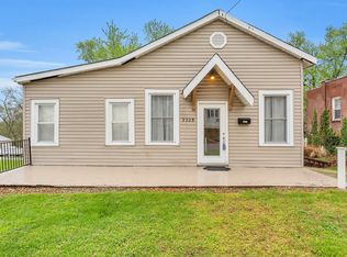 5225 Heege Rd, Saint Louis, MO 63123