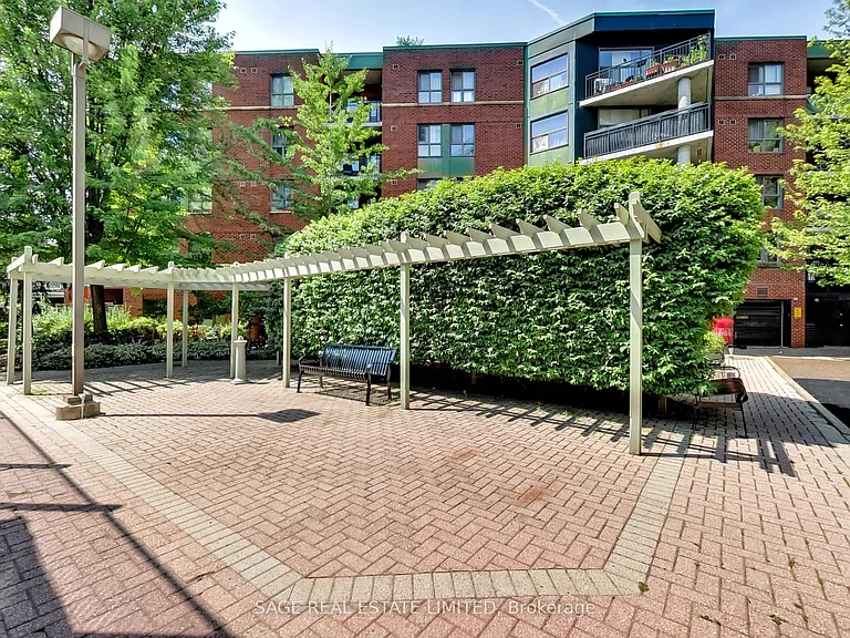 781 King St W #508 — Photo 33
