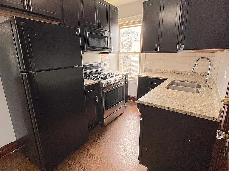 6800 S Rockwell St #2R — Photo 1