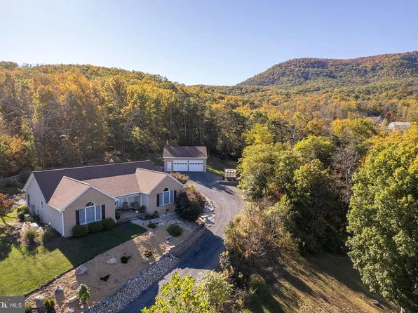 155 Signal Ct, Strasburg, VA 22657