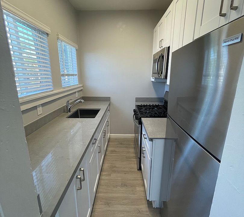1st image of 1133 27th St #1137 & 270