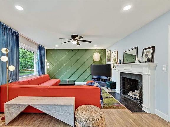 4th image of 1442 Capri Rd
