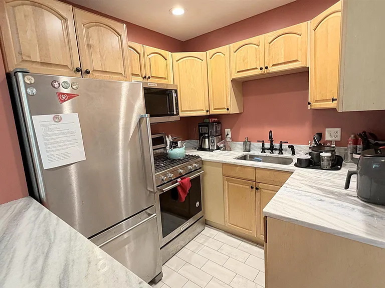 36 Walnut St #1 — Photo 5