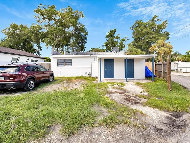 3651 Haines Rd N — Photo 10
