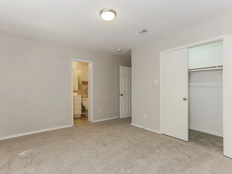4530 Lizzy Dr — Photo 9