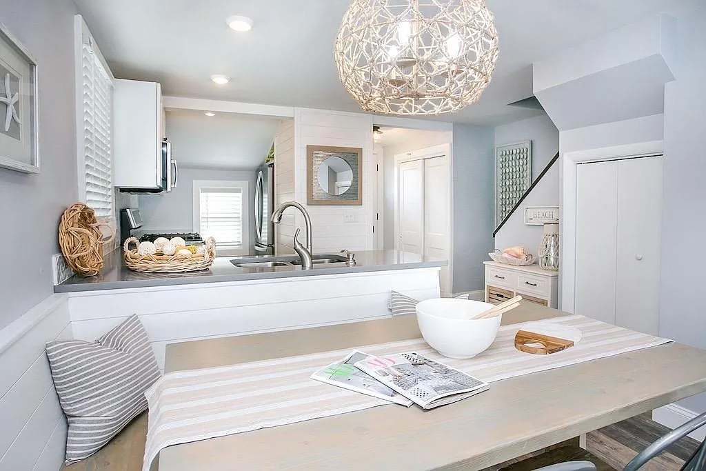 2 bed, 685 sqft, $2,500 — Photo 1