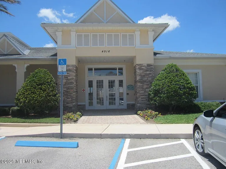 8215 Green Parrot Rd #103 — Photo 26