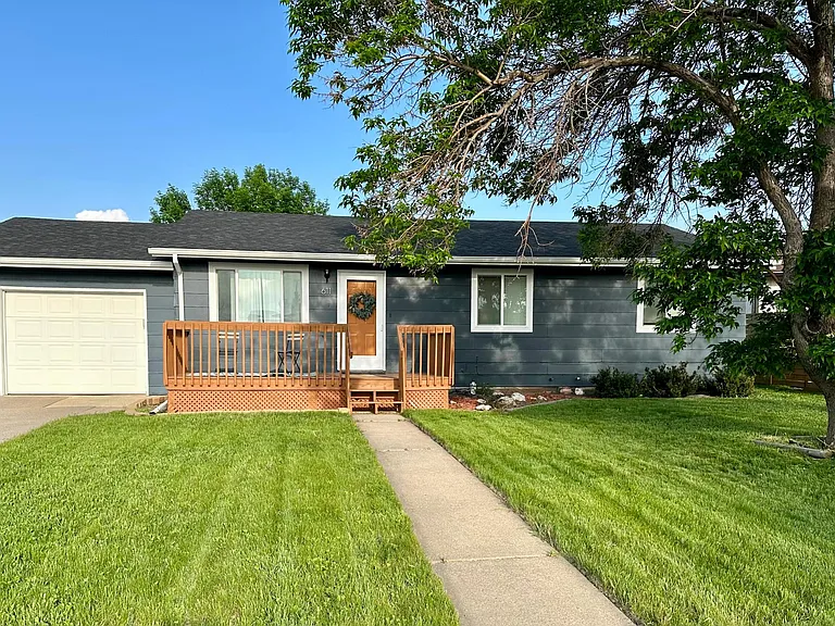 611 Fairmont Ct — Photo 19