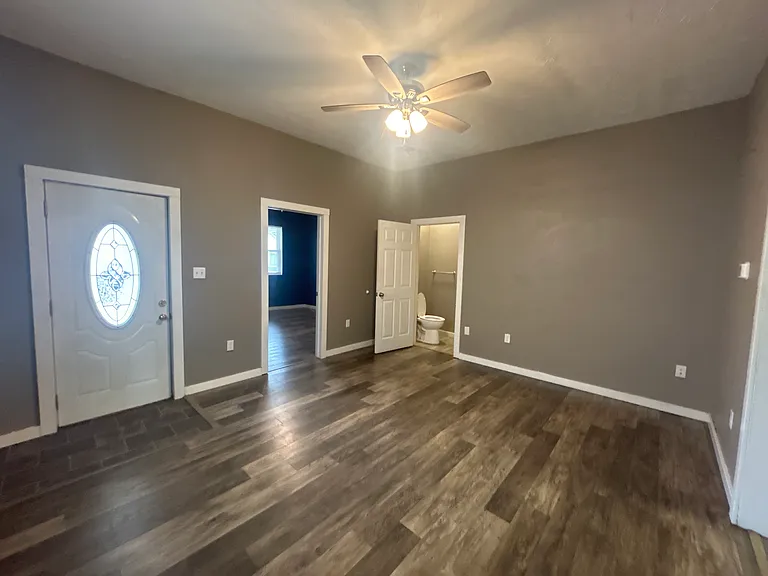 1427 Pearl St — Photo 5