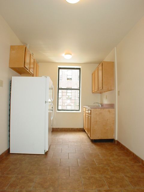 2nd image of 1454 Walton Ave APT 2B