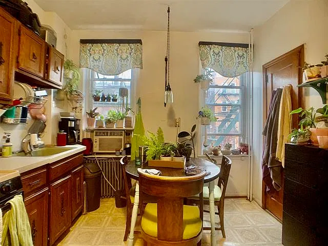 1 bed, 1.5 bath, 600 sqft, $2,500 — Photo 2