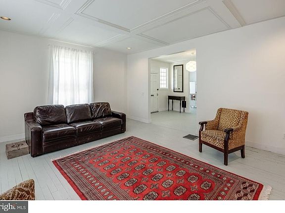 4th image of 21 Clifton Ave