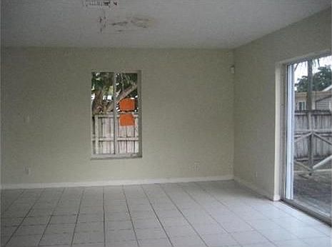 3rd image of 3397 NE 15th Ave