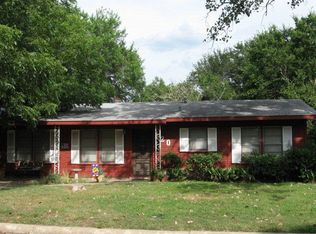 120 Bellaire St, Luling, TX 78648