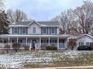 373 Edgar Rd, Saint Louis, MO 63119
