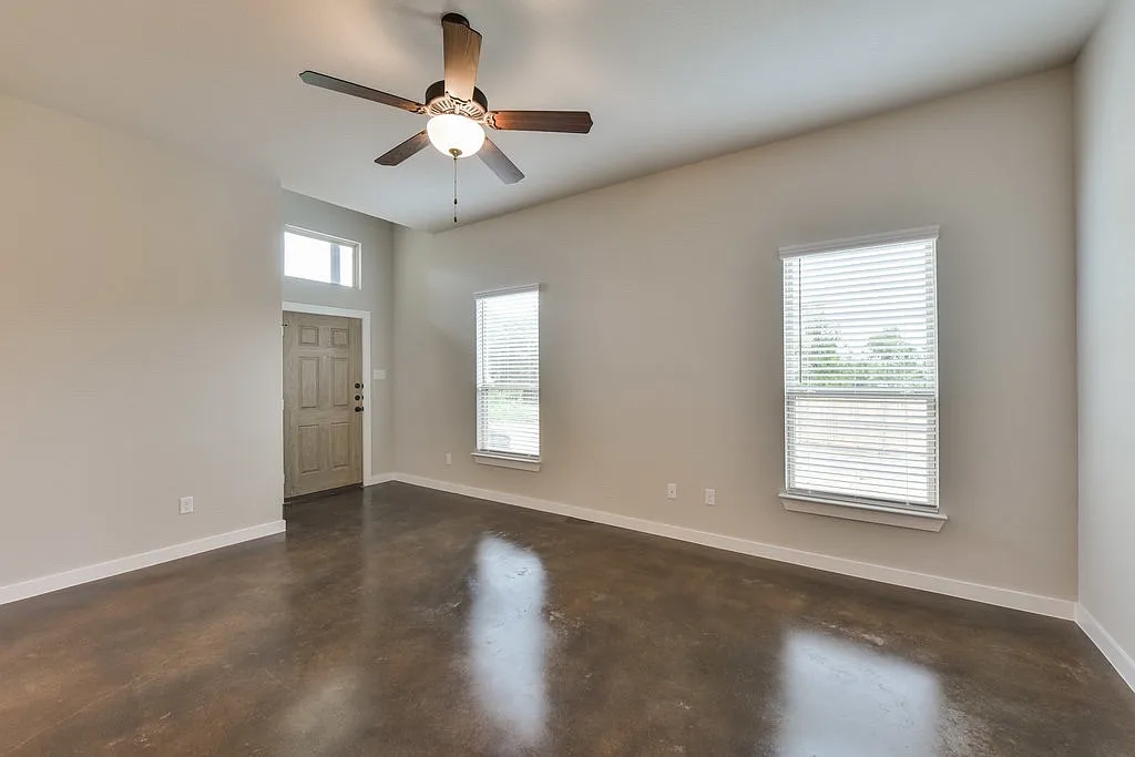 Luxury 3 Bedroom Duplex Located In Midlothian, Texas! — Photo 2