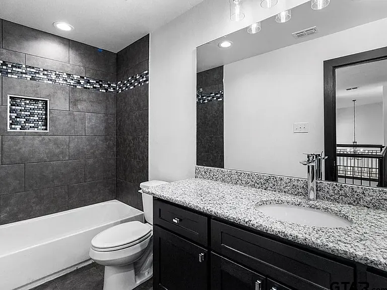 1212 Centennial Trl #A — Photo 5