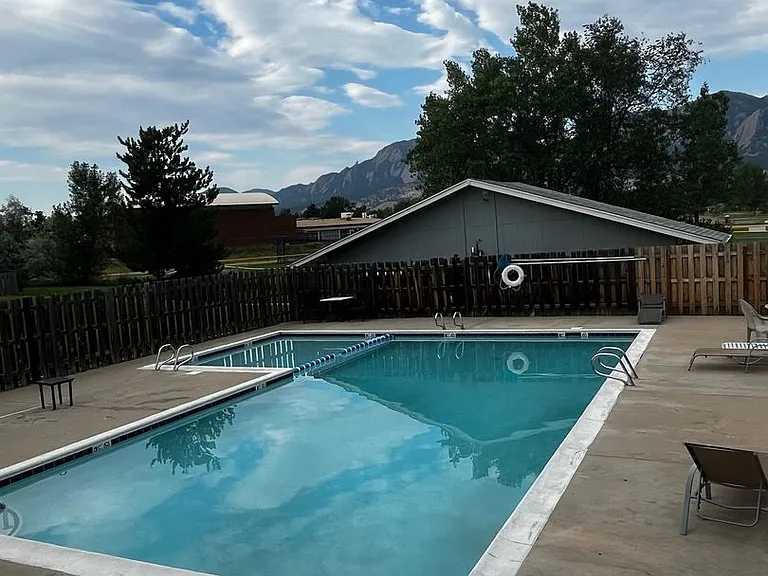 4279 Monroe Dr #A — Photo 4