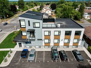 845 Champlain St UNIT 9, Ottawa, ON K1C1K3