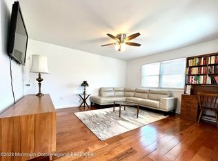 13 Appleton Ave, Leonardo, NJ 07737