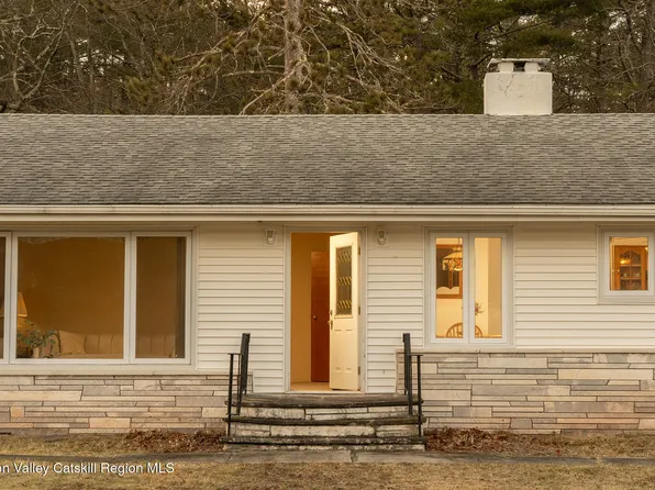 185 Maple Lawn Road, Round Top, NY 12473