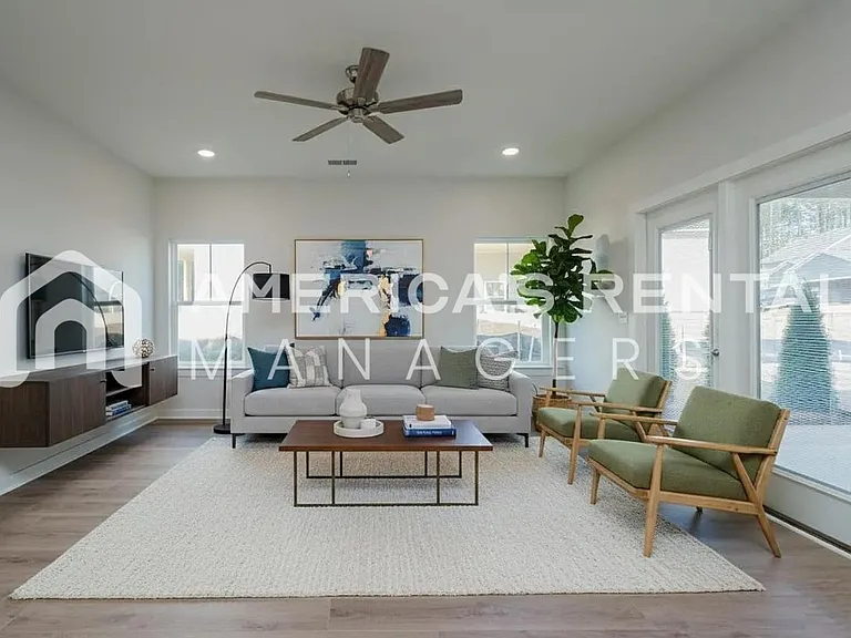 1009 Grand River Blvd W — Photo 14