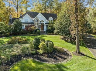 8 Thistle Ln, Warren, NJ 07059