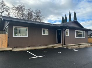 1164 Woodrow Ln, Medford, OR 97504