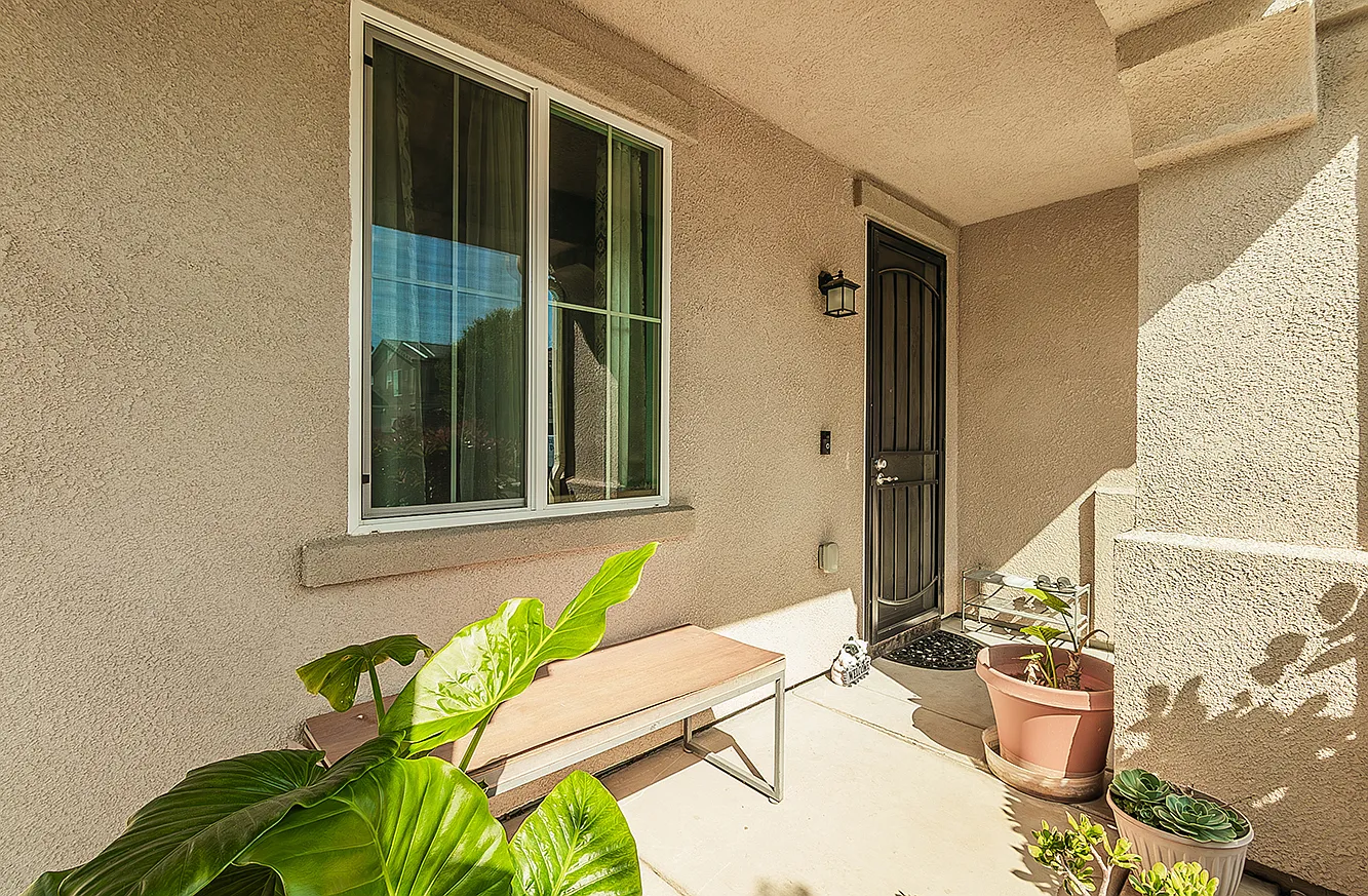 1145 S Clover Ave — Photo 3