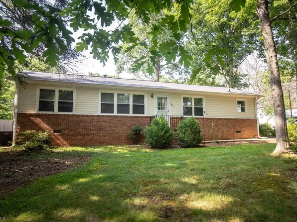 505 E Graham St, Mebane, NC 27302
