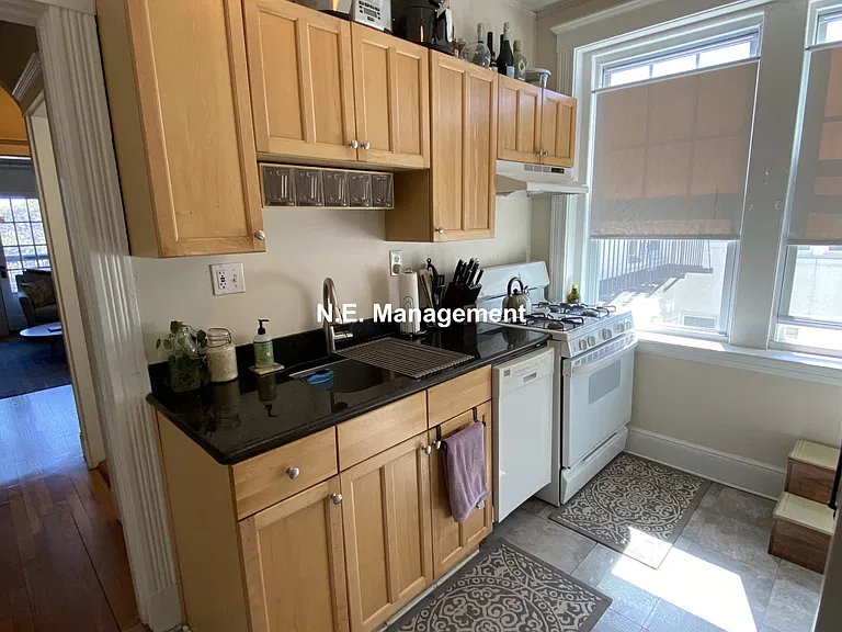 339 S Huntington Ave #10 — Photo 11