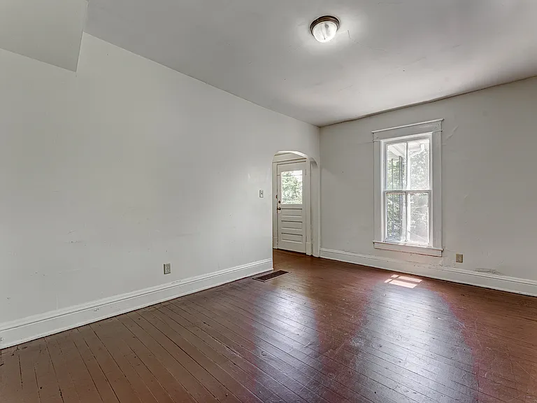975 Dorsey Ave — Photo 23