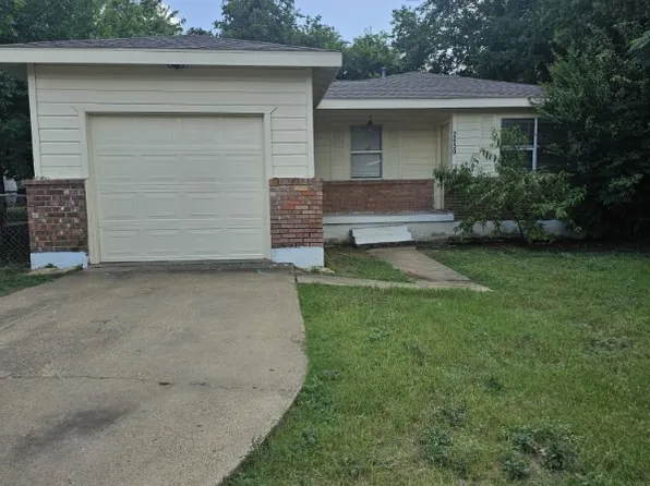 2450 Glenfield Ave, Dallas, TX 75233