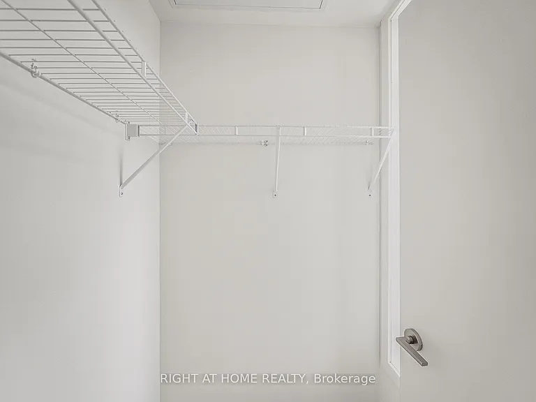 260 Finch Ave E #4 — Photo 20