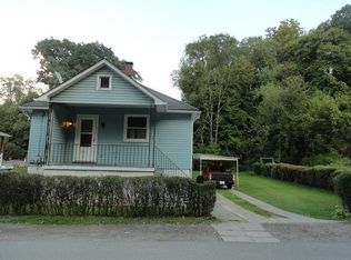 511 Thorn Hollow Rd, Coraopolis, PA 15108