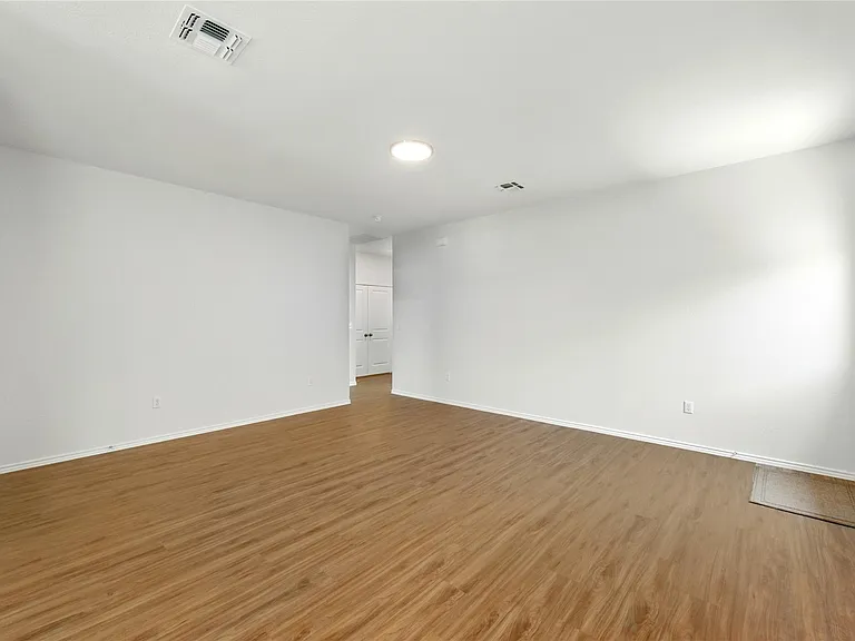 7013 Tonka Ln — Photo 4