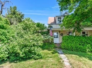 22 Main Rd, Flanders, NJ 07836