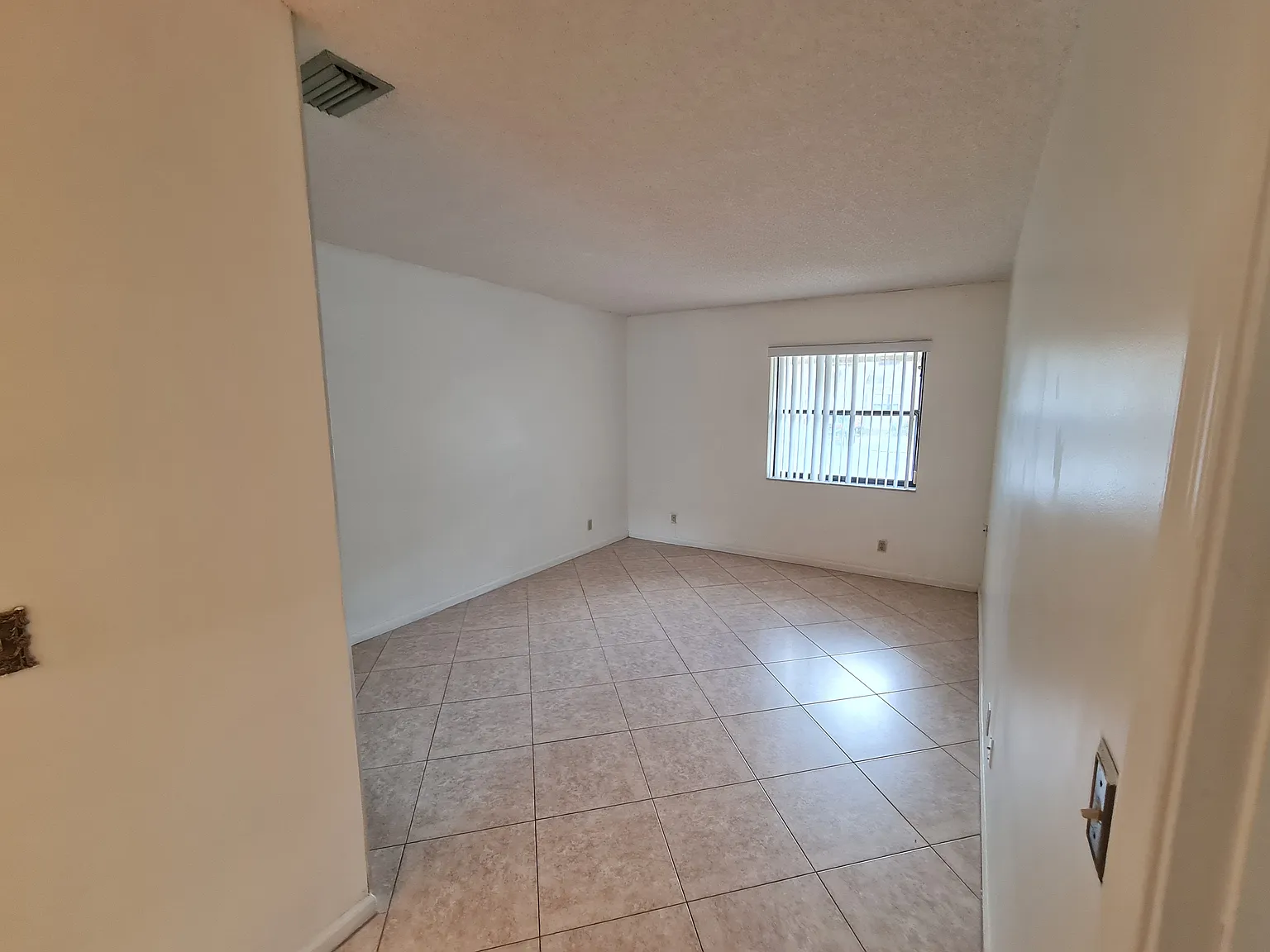 2 bed, 1279 sqft, $3,000 — Photo 4