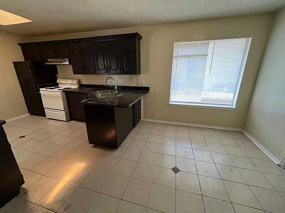 4th image of 4117 Lantern Light Dr