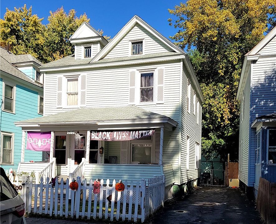 1st image of 310 W Pleasant Ave