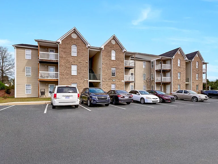 Bone Creek Apartments — Photo 12