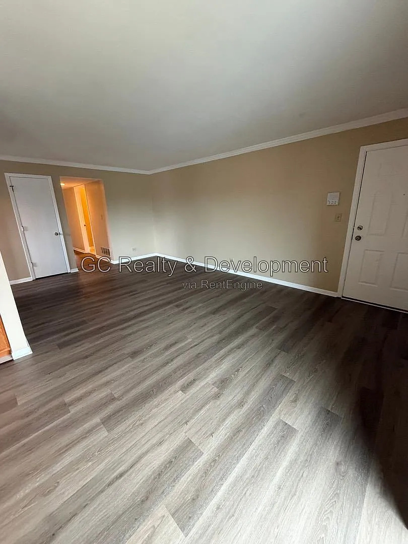 2 bed, 1.5 bath, 1050 sqft, $1,695 — Photo 2